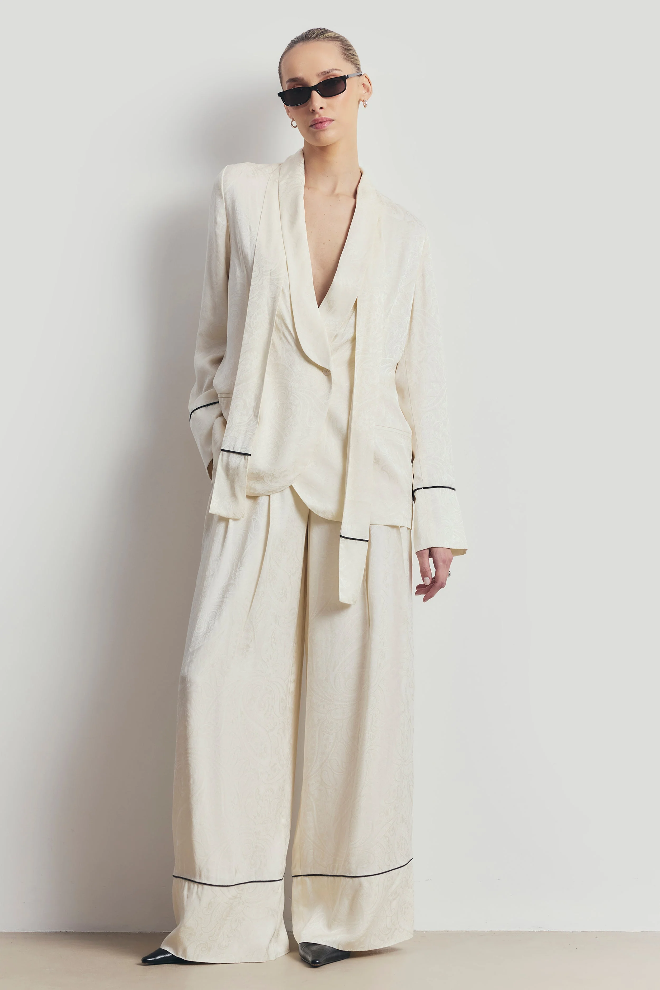 Shawl Collar Jacquard Blazer with Scarf - Cream - Image 2